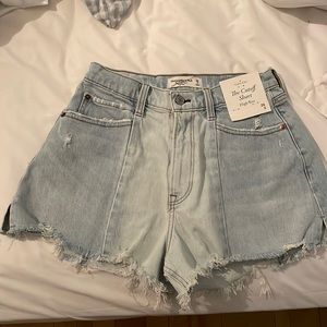 NWT Abercrombie and Fitch Jean curve love shorts, high rise!